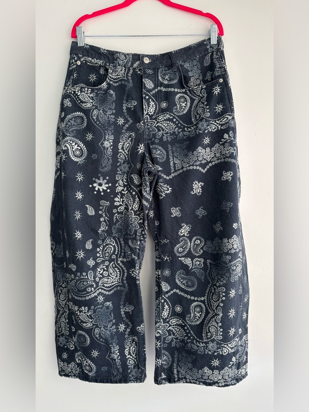 We The Free Printed Good Luck Barrel Jeans in Navy Banadana 🔥